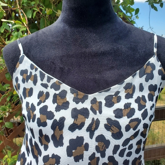 Pink Lily Women's Size Medium Leopard Print Animal Print Maxi Dress EUC - Picture 7 of 17